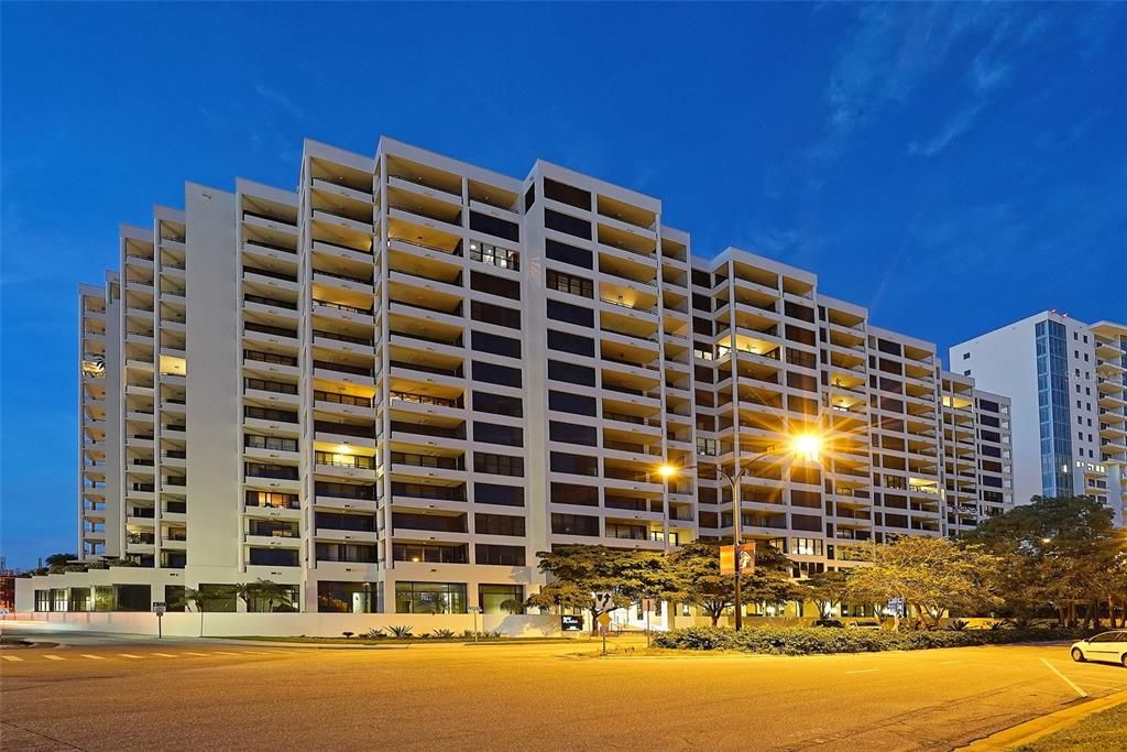 For Rent: $7,000 (3 beds, 3 baths, 2042 Square Feet)