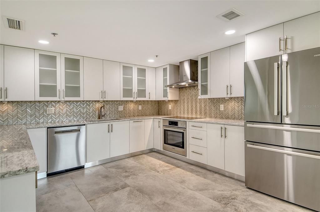 For Rent: $7,000 (3 beds, 3 baths, 2042 Square Feet)