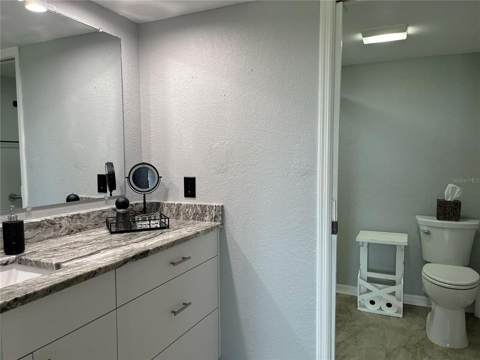 На продажу: $180,000 (2 спален, 2 ванн, 1153 Квадратных фут)