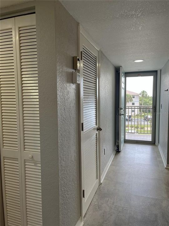 На продажу: $180,000 (2 спален, 2 ванн, 1153 Квадратных фут)