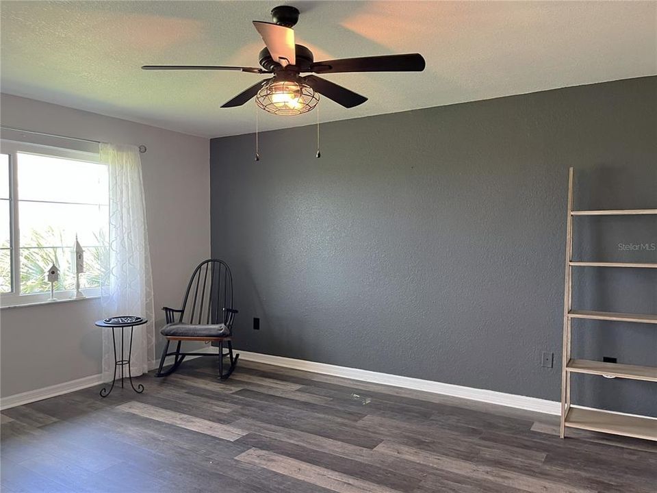 На продажу: $180,000 (2 спален, 2 ванн, 1153 Квадратных фут)