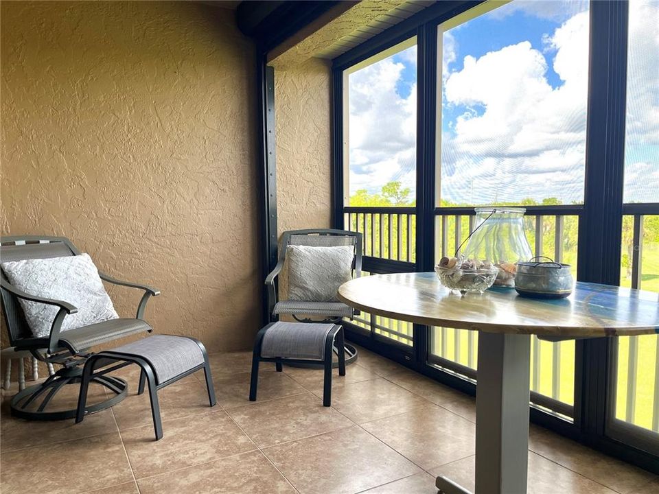 На продажу: $180,000 (2 спален, 2 ванн, 1153 Квадратных фут)