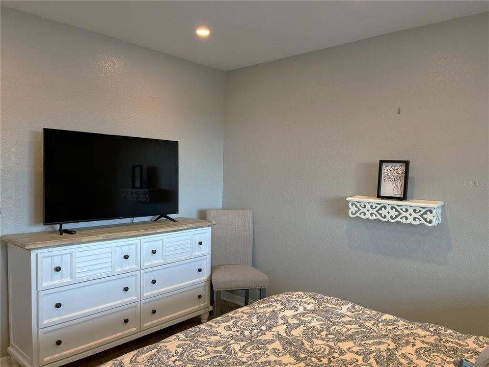 На продажу: $180,000 (2 спален, 2 ванн, 1153 Квадратных фут)