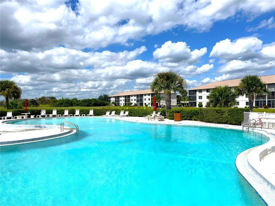 На продажу: $180,000 (2 спален, 2 ванн, 1153 Квадратных фут)