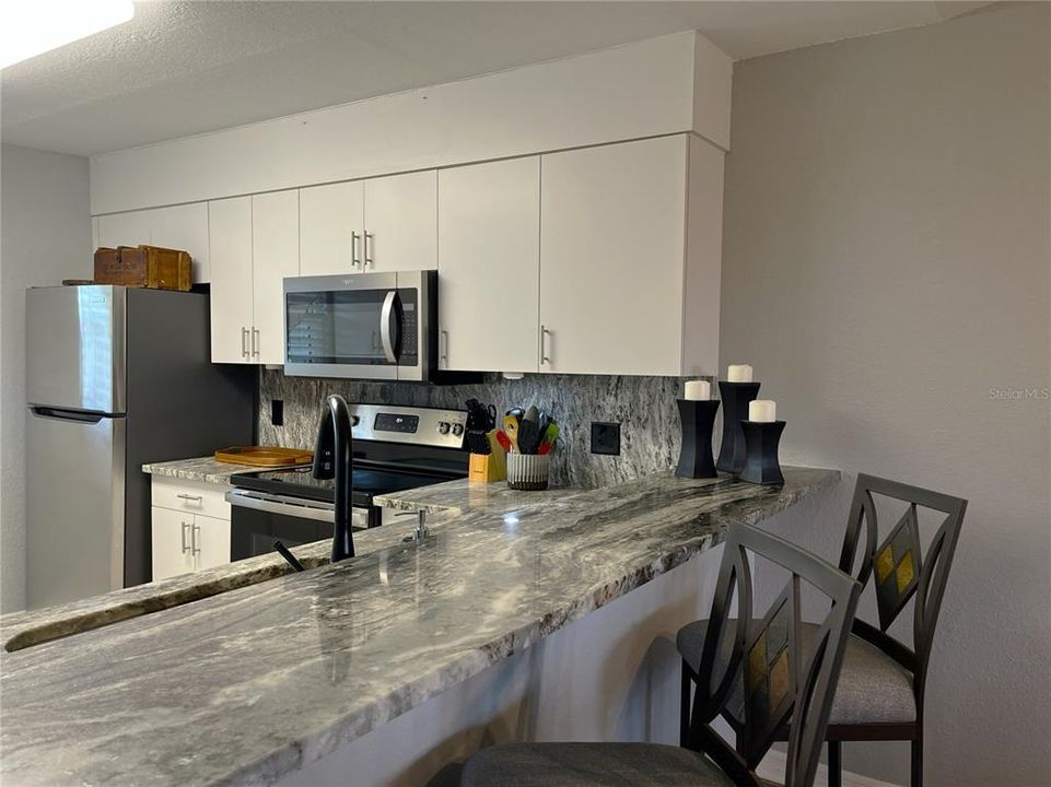 На продажу: $180,000 (2 спален, 2 ванн, 1153 Квадратных фут)