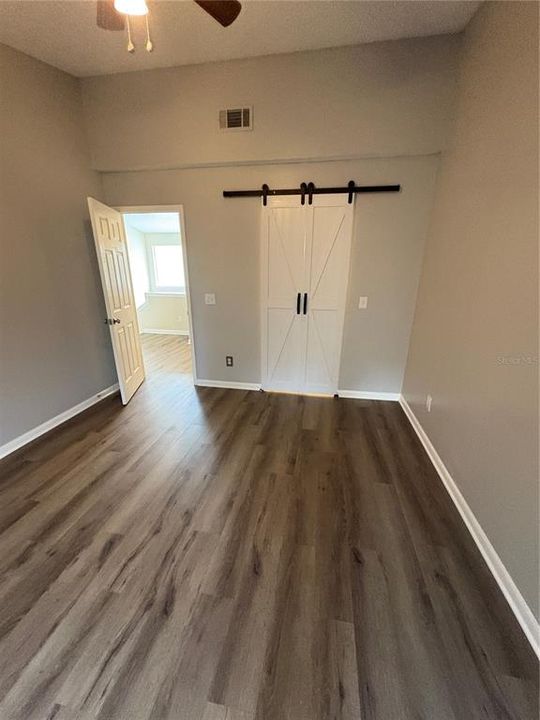 待售: $189,000 (2 贝兹, 2 浴室, 1274 平方英尺)