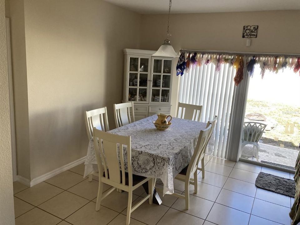 待售: $364,900 (4 贝兹, 2 浴室, 1840 平方英尺)