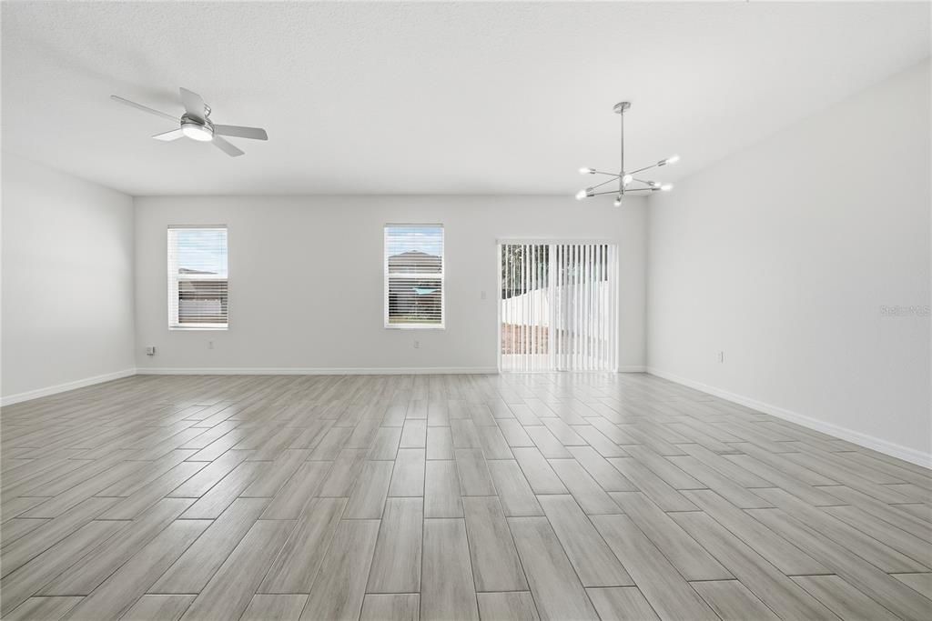 待售: $337,500 (4 贝兹, 2 浴室, 1767 平方英尺)