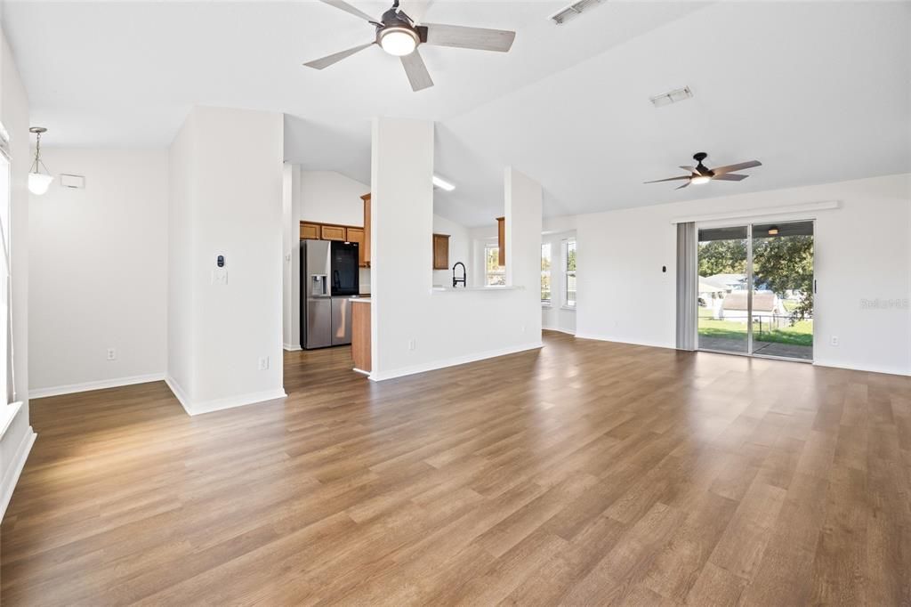 Active With Contract: $240,000 (3 beds, 2 baths, 1475 Square Feet)