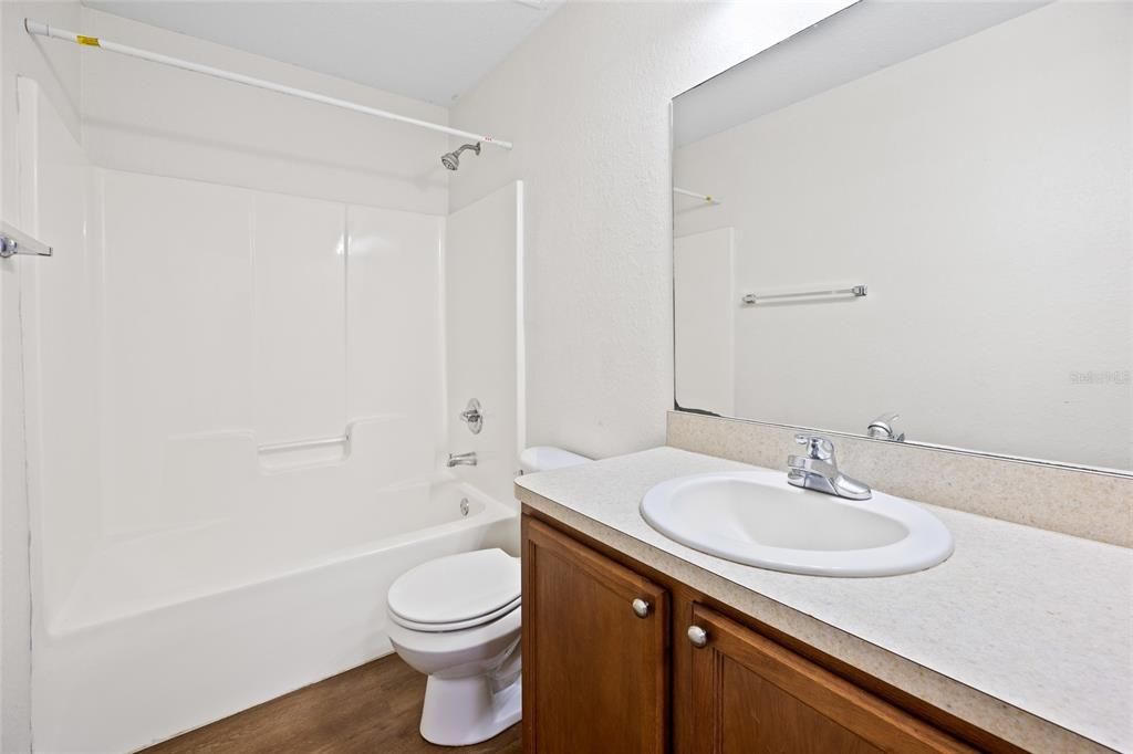 Active With Contract: $240,000 (3 beds, 2 baths, 1475 Square Feet)