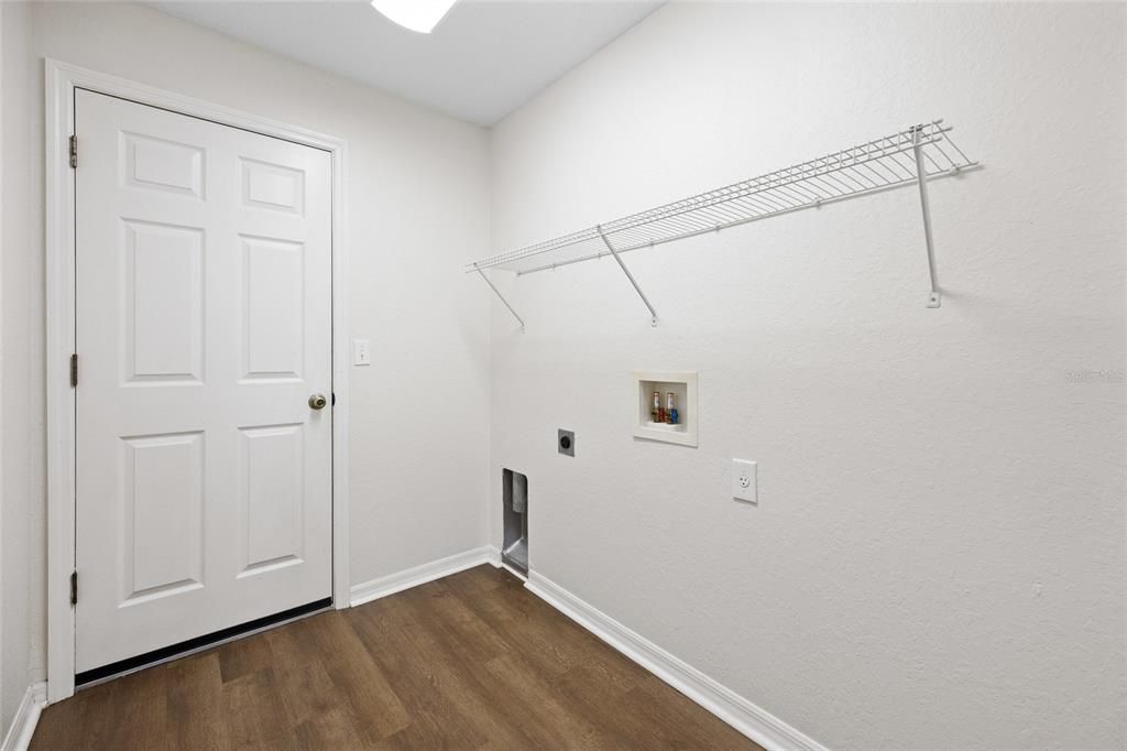 Active With Contract: $240,000 (3 beds, 2 baths, 1475 Square Feet)