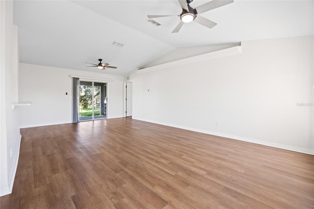 Active With Contract: $240,000 (3 beds, 2 baths, 1475 Square Feet)