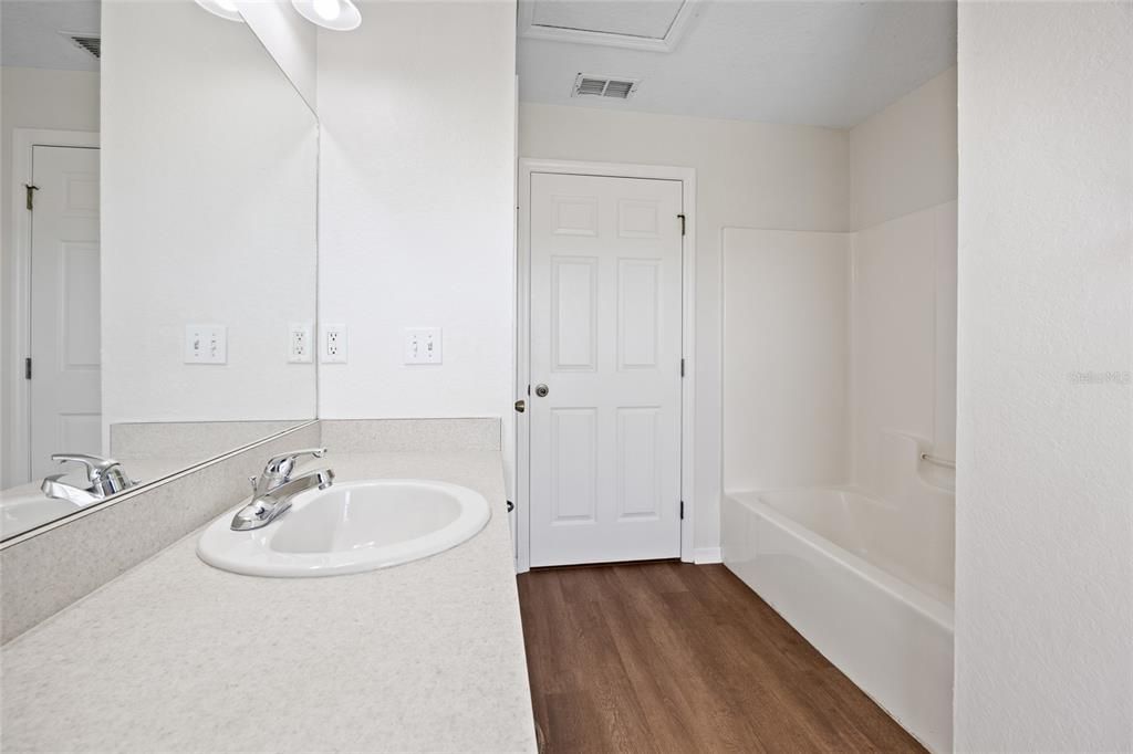 Active With Contract: $240,000 (3 beds, 2 baths, 1475 Square Feet)