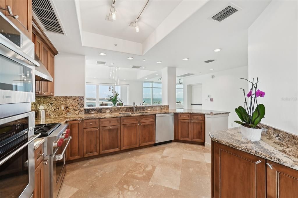 For Sale: $3,395,000 (3 beds, 3 baths, 3031 Square Feet)