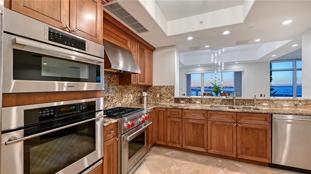 For Sale: $3,395,000 (3 beds, 3 baths, 3031 Square Feet)