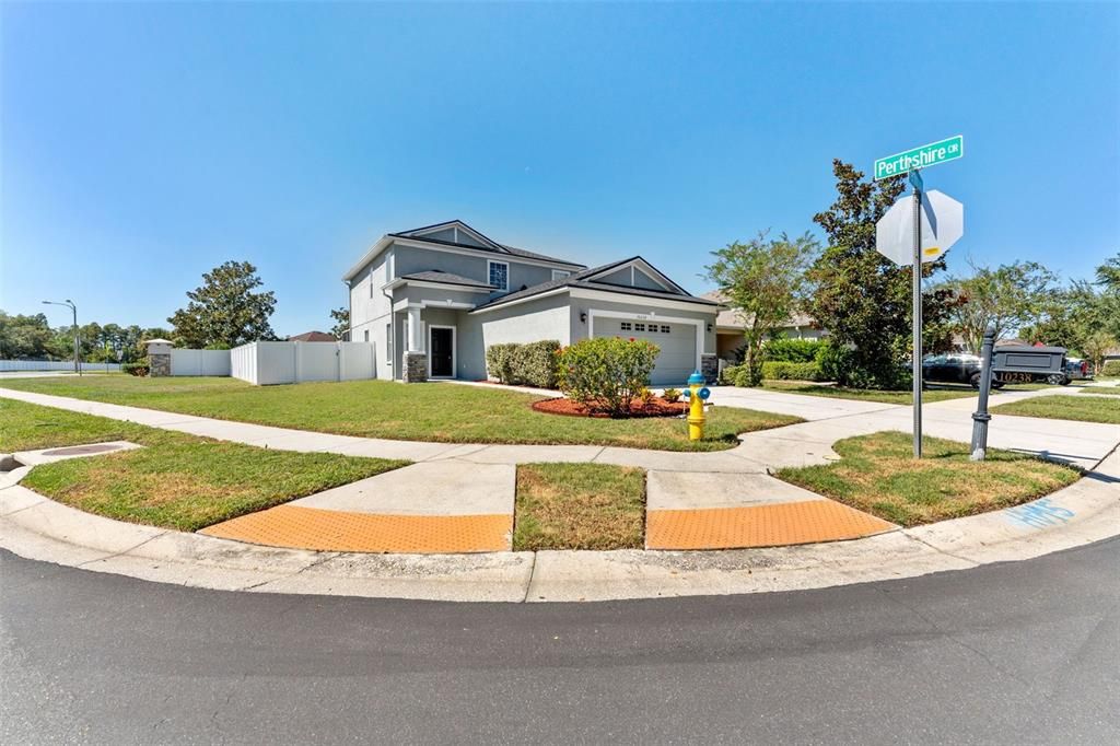 Recently Rented: $2,300 (4 beds, 2 baths, 1812 Square Feet)