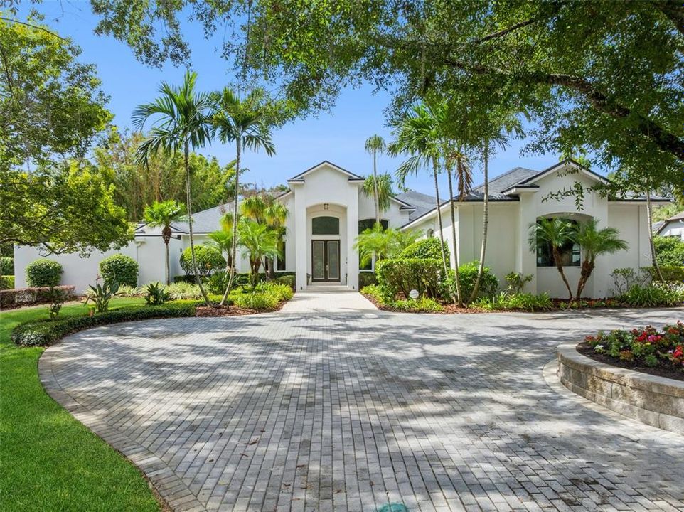 Под контрактом: $2,500,000 (6 спален, 6 ванн, 6000 Квадратных фут)