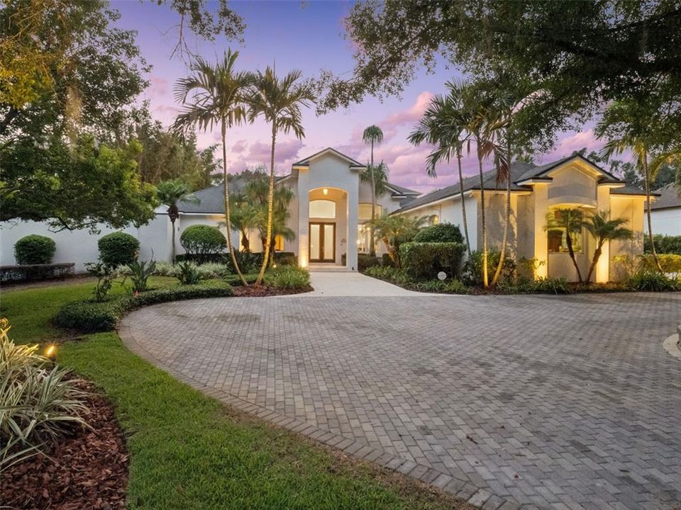 Под контрактом: $2,500,000 (6 спален, 6 ванн, 6000 Квадратных фут)