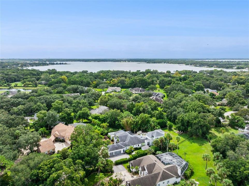 Под контрактом: $2,500,000 (6 спален, 6 ванн, 6000 Квадратных фут)