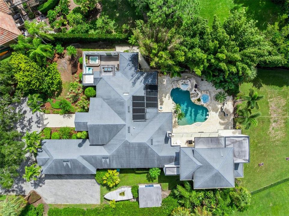 Под контрактом: $2,500,000 (6 спален, 6 ванн, 6000 Квадратных фут)