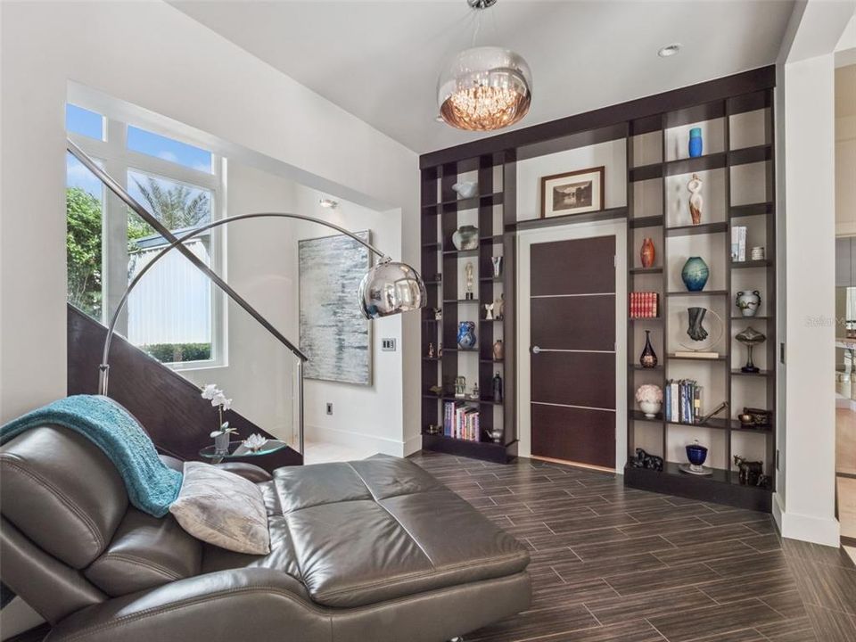 Под контрактом: $2,500,000 (6 спален, 6 ванн, 6000 Квадратных фут)