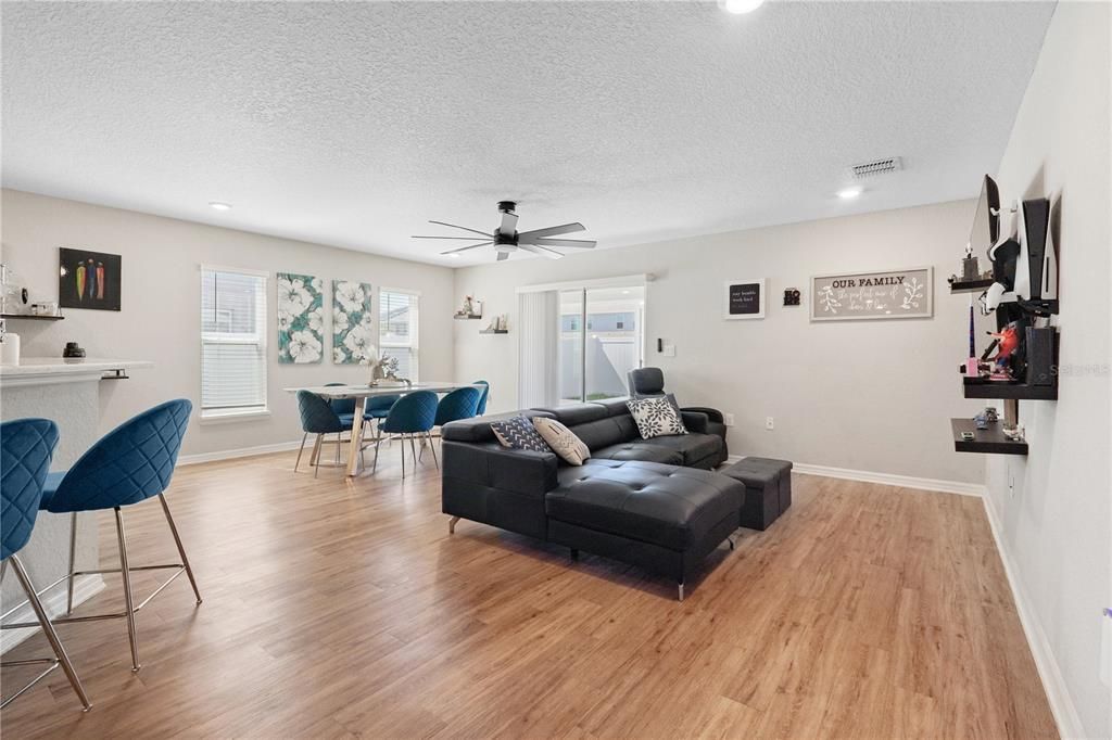 待售: $324,000 (3 贝兹, 2 浴室, 1884 平方英尺)