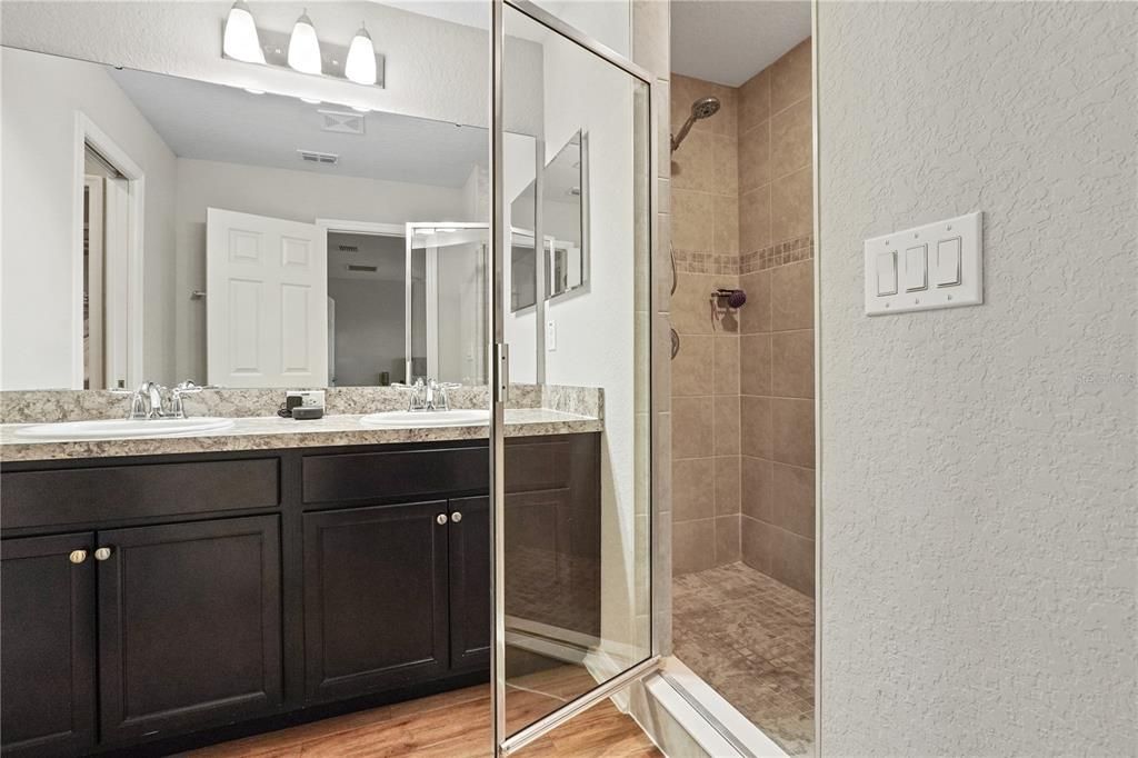 待售: $324,000 (3 贝兹, 2 浴室, 1884 平方英尺)