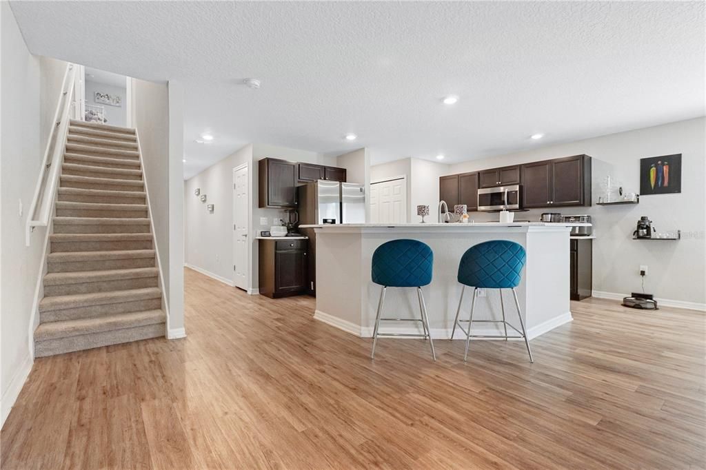 待售: $324,000 (3 贝兹, 2 浴室, 1884 平方英尺)