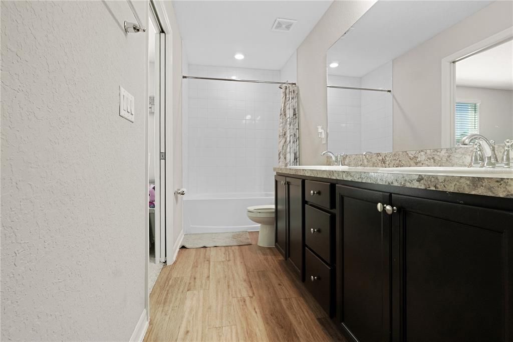 待售: $324,000 (3 贝兹, 2 浴室, 1884 平方英尺)