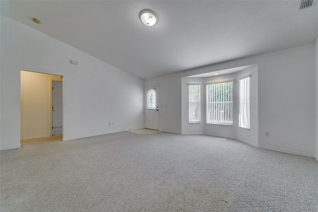 For Sale: $264,900 (3 beds, 2 baths, 1315 Square Feet)