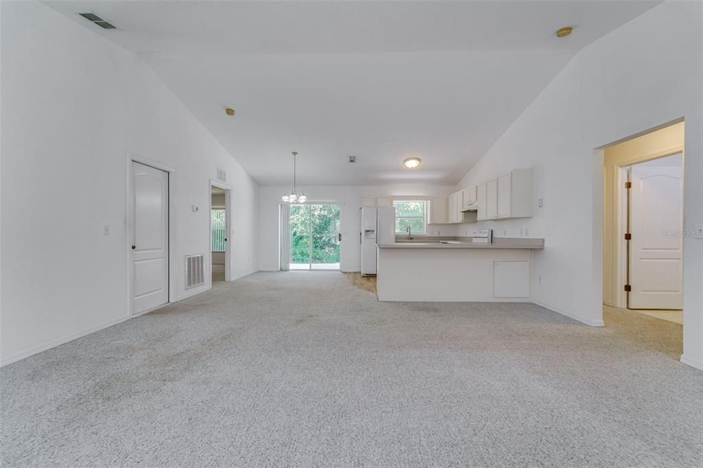 For Sale: $264,900 (3 beds, 2 baths, 1315 Square Feet)