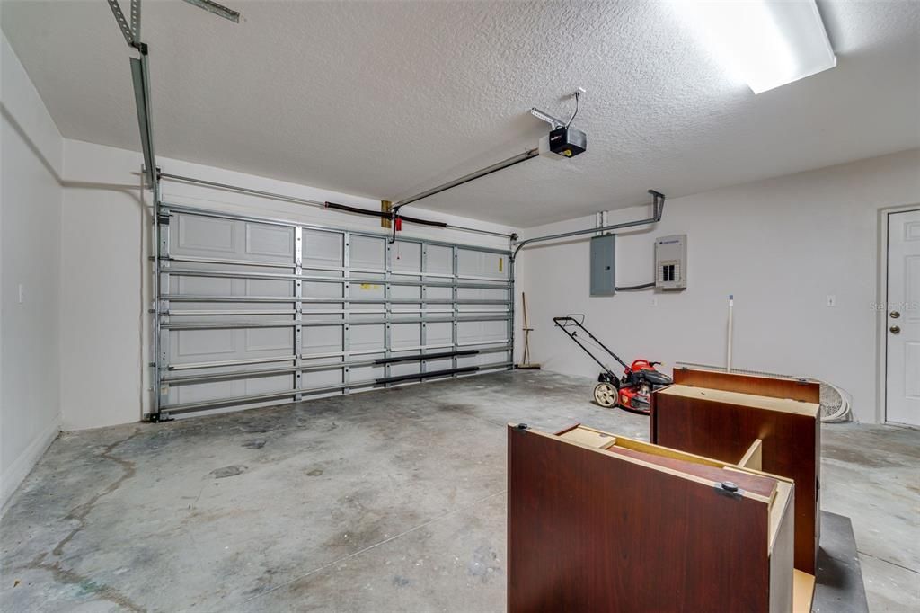 For Sale: $264,900 (3 beds, 2 baths, 1315 Square Feet)