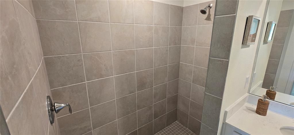 For Sale: $409,000 (2 beds, 2 baths, 1366 Square Feet)