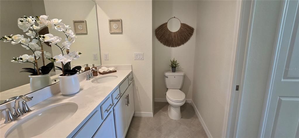 For Sale: $409,000 (2 beds, 2 baths, 1366 Square Feet)