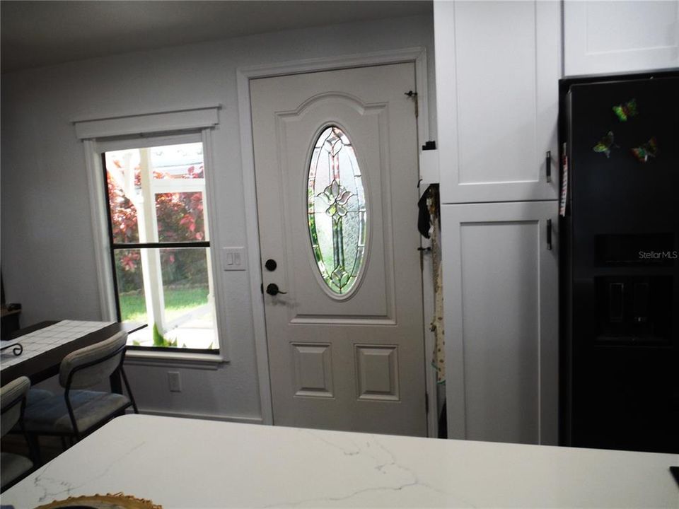 Под контрактом: $225,000 (2 спален, 2 ванн, 1056 Квадратных фут)