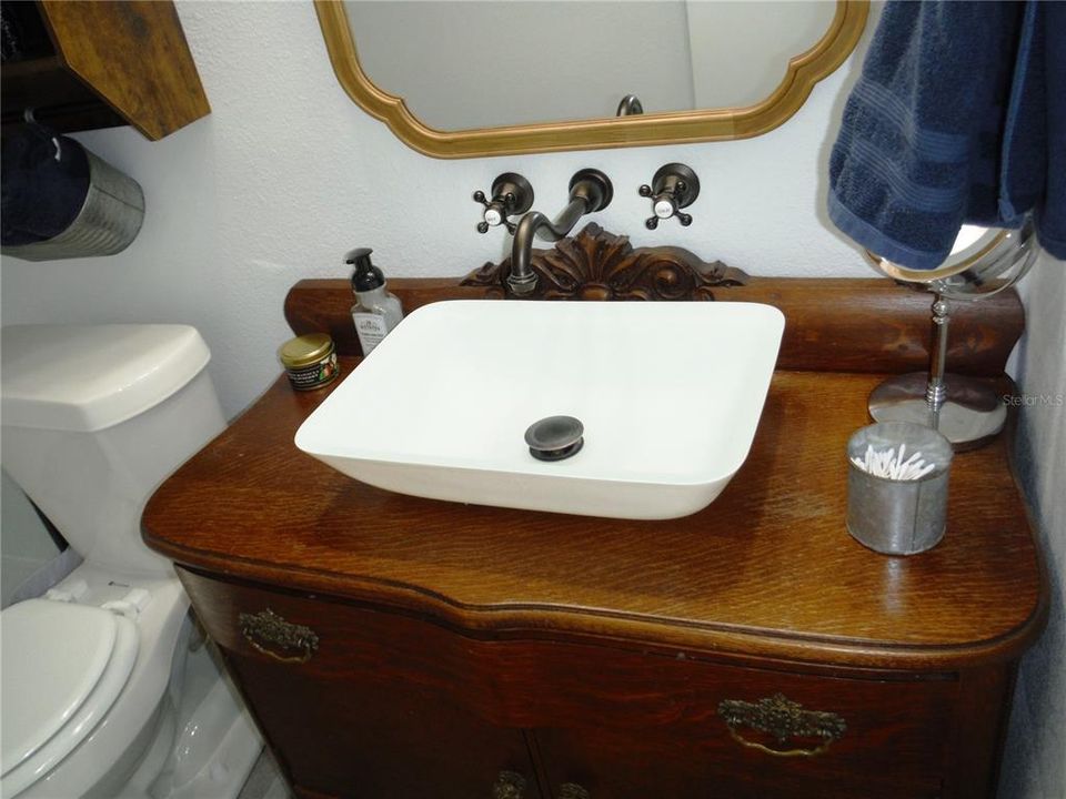 Под контрактом: $225,000 (2 спален, 2 ванн, 1056 Квадратных фут)