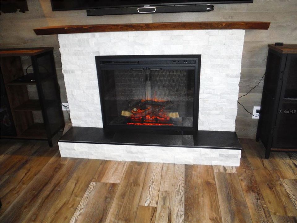 Под контрактом: $225,000 (2 спален, 2 ванн, 1056 Квадратных фут)