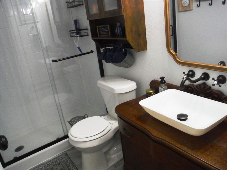 Под контрактом: $225,000 (2 спален, 2 ванн, 1056 Квадратных фут)