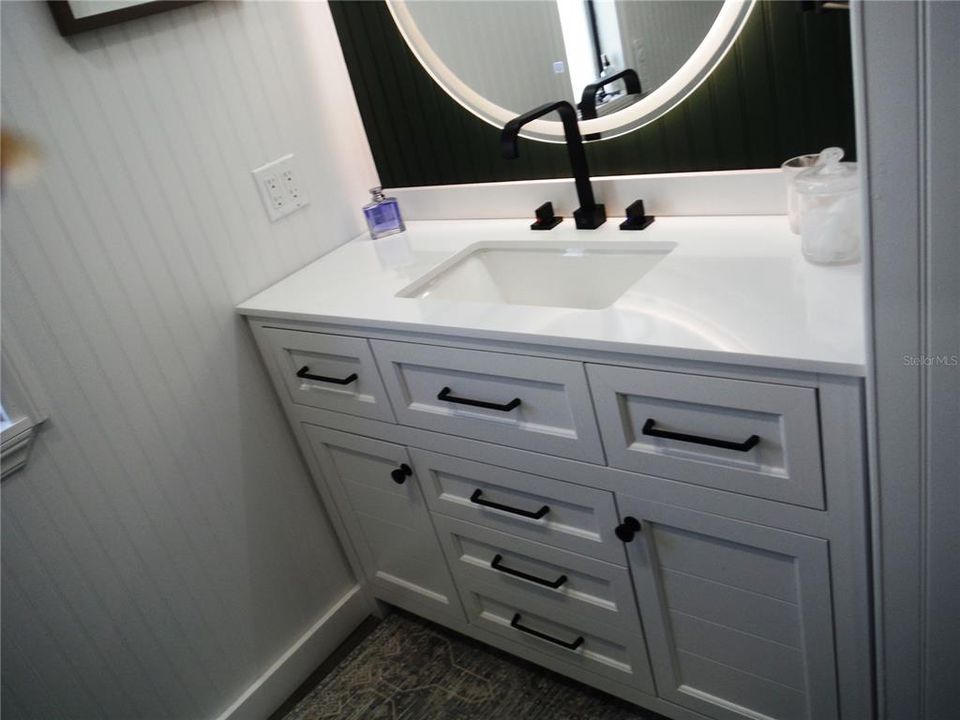 Под контрактом: $225,000 (2 спален, 2 ванн, 1056 Квадратных фут)