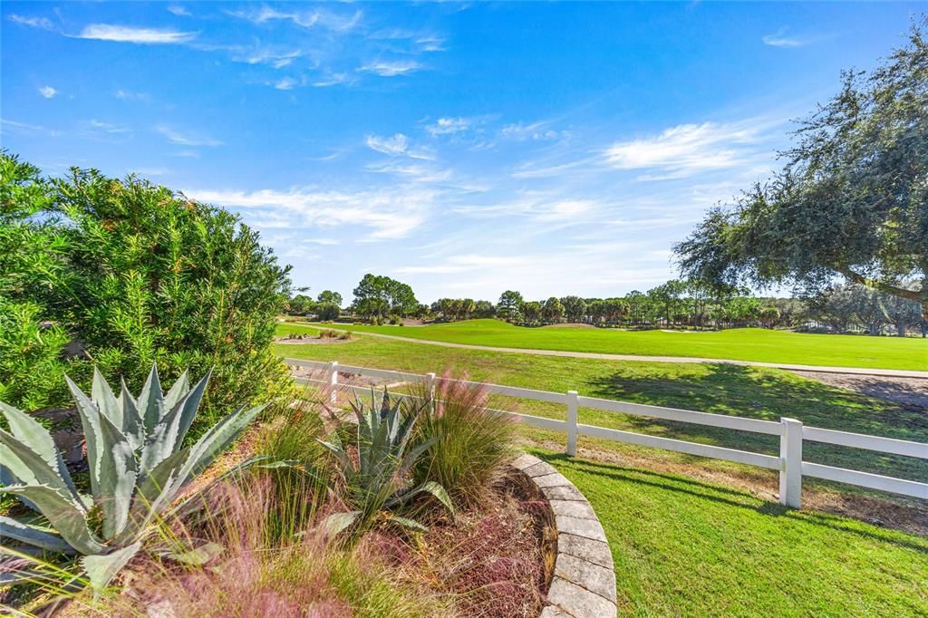 Activo con contrato: $649,900 (3 camas, 3 baños, 3371 Pies cuadrados)