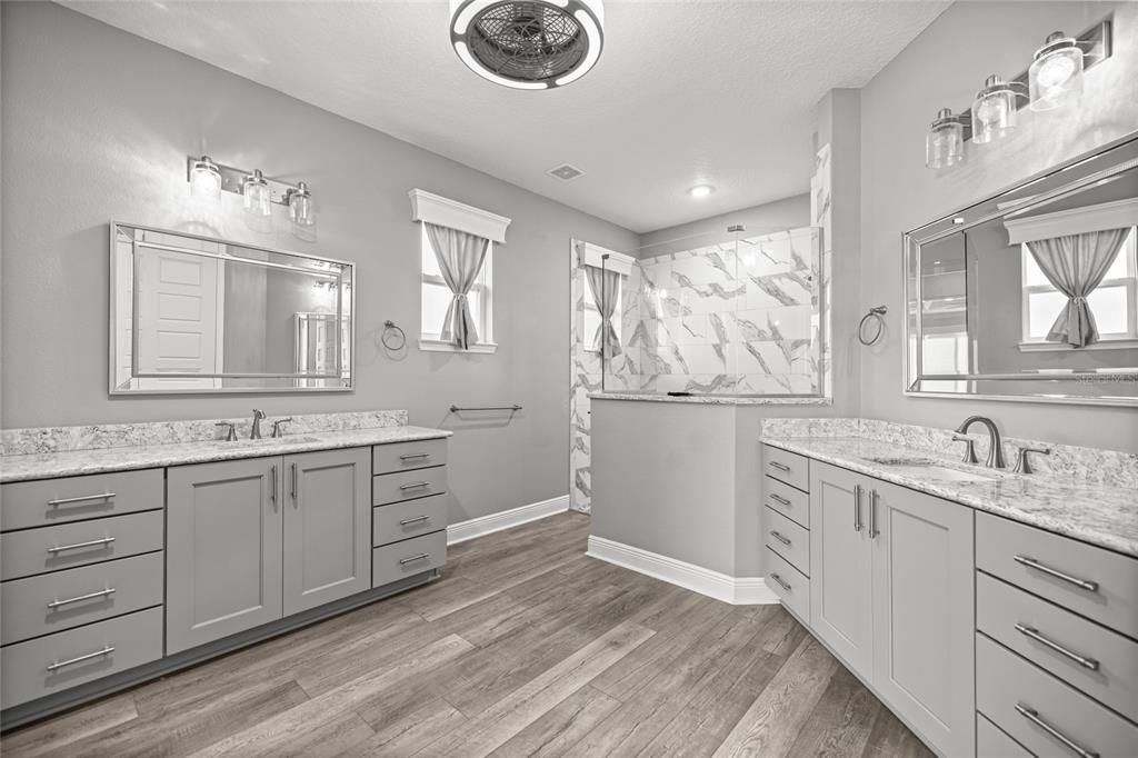 Activo con contrato: $649,900 (3 camas, 3 baños, 3371 Pies cuadrados)