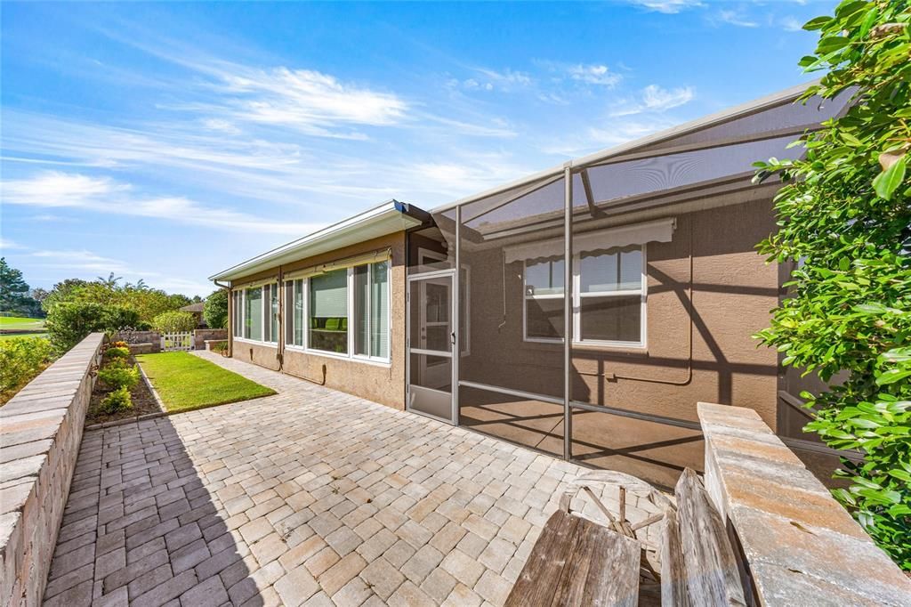 Activo con contrato: $649,900 (3 camas, 3 baños, 3371 Pies cuadrados)