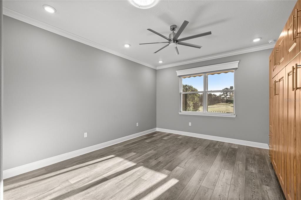 Activo con contrato: $649,900 (3 camas, 3 baños, 3371 Pies cuadrados)