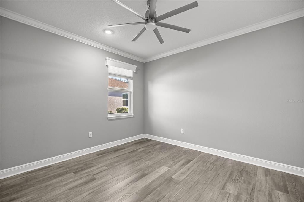 Activo con contrato: $649,900 (3 camas, 3 baños, 3371 Pies cuadrados)