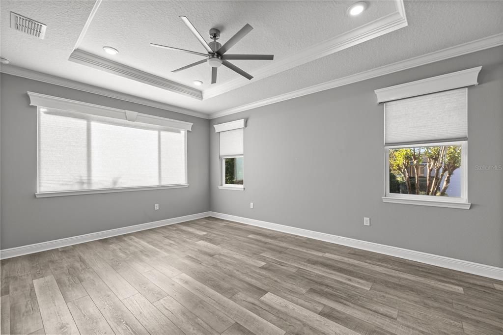 Activo con contrato: $649,900 (3 camas, 3 baños, 3371 Pies cuadrados)