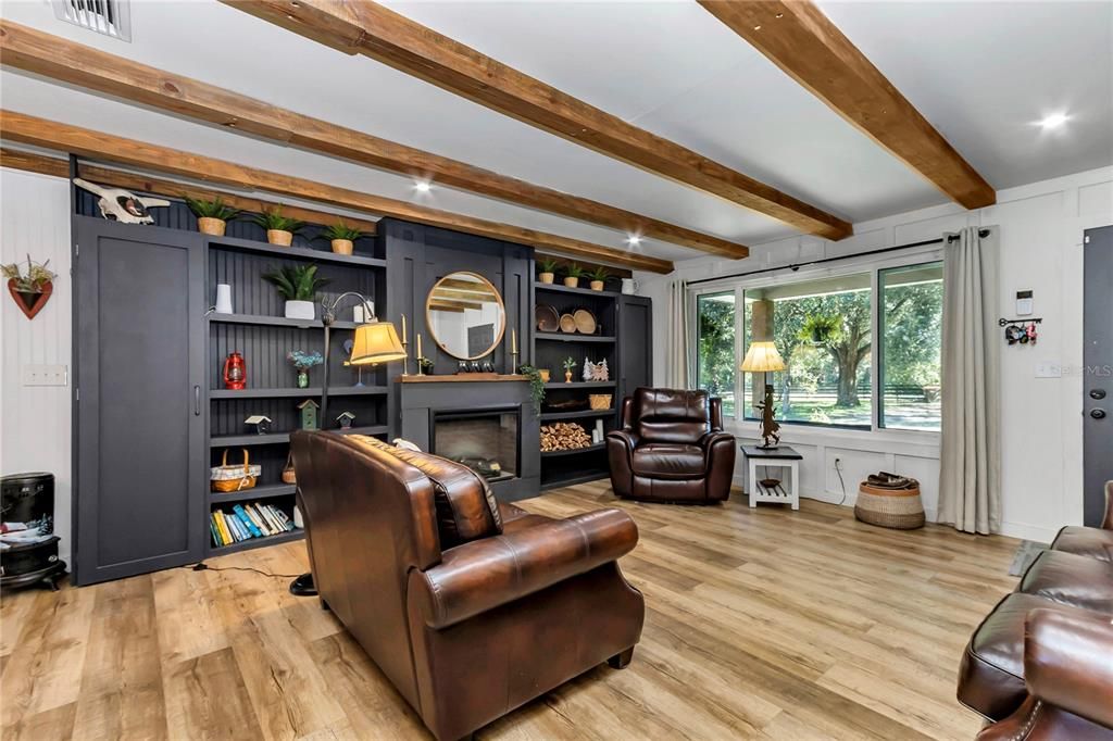 待售: $449,000 (3 贝兹, 2 浴室, 2024 平方英尺)