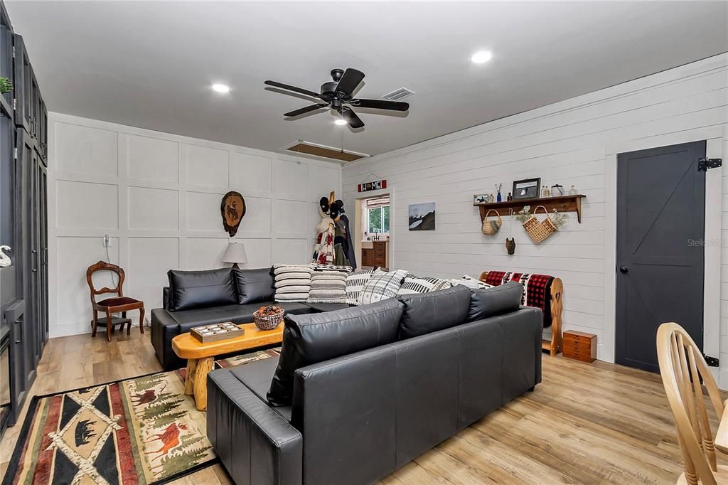 待售: $449,000 (3 贝兹, 2 浴室, 2024 平方英尺)