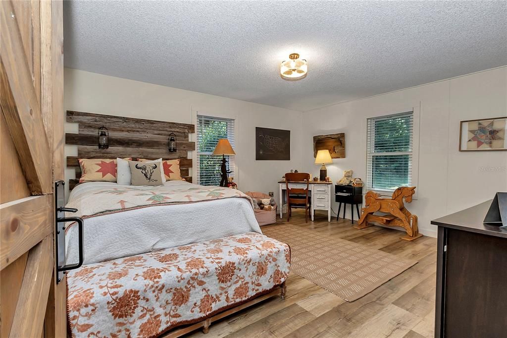 待售: $449,000 (3 贝兹, 2 浴室, 2024 平方英尺)