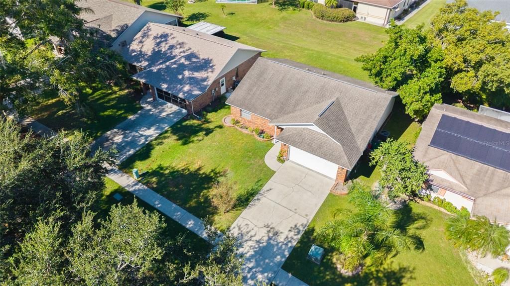 For Sale: $298,000 (2 beds, 2 baths, 1230 Square Feet)