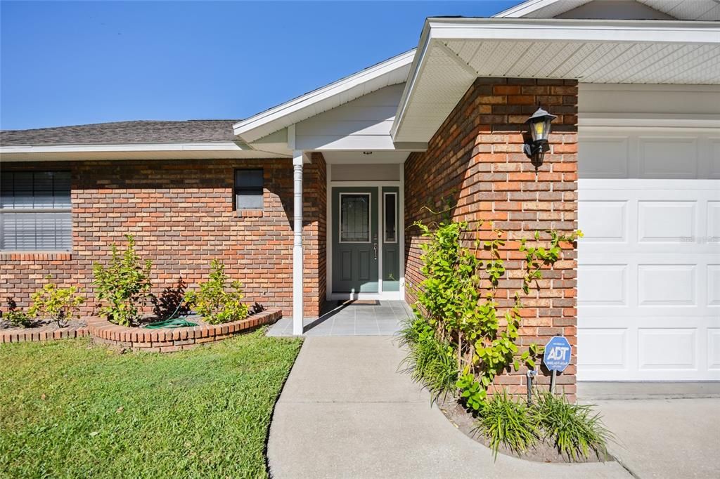 For Sale: $298,000 (2 beds, 2 baths, 1230 Square Feet)